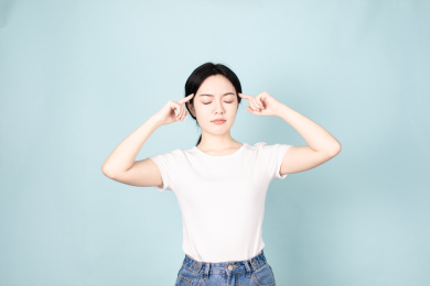 一名年轻的女生