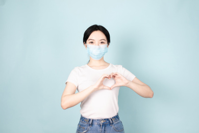 一名年轻的女生