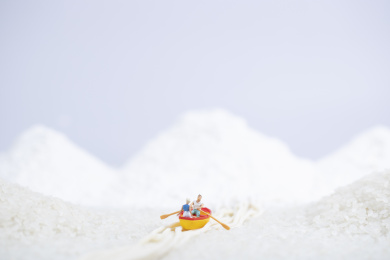 面条上滑船的情侣