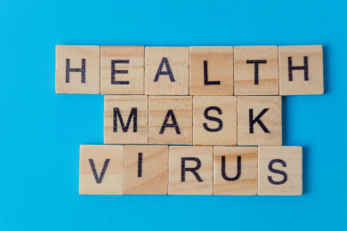 蓝色背景口罩健康字母拼凑