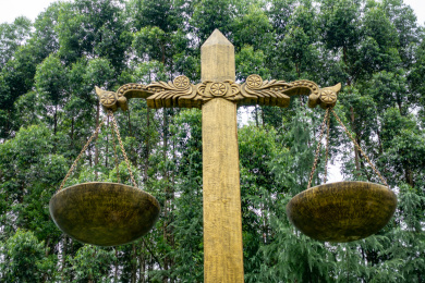 金属天平雕塑 法律