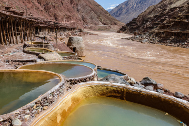 中国西藏昌都芒康盐井古盐田