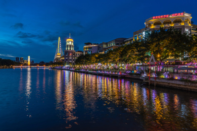 广东中山市岐江两岸城市建筑繁华夜景