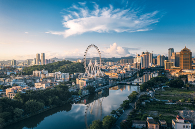 中国广东省中山市岐江两岸日出
