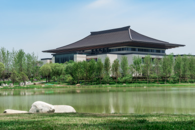 西安浐灞生态区世博园圆桌会议中心夏日风光
