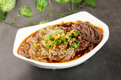 中餐美食-凉菜-酸辣蕨根粉