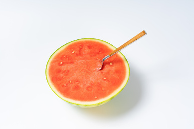 半个西瓜和吸管_站酷海洛_正版图片_视频_字体_音乐素材交易平台_站酷