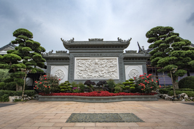 中国园林建筑入口的影壁墙
