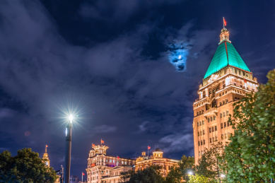 上海外滩建筑夜景 沙逊大厦