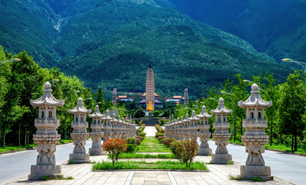 云南大理崇圣寺三塔风景区景观