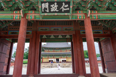 韩国首尔昌德宫仁政门