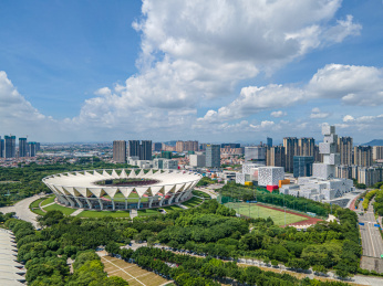 航拍佛山新城天际线和世纪莲体育中心