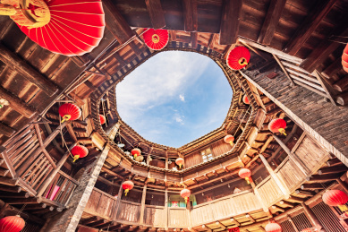 福建永定客家土楼如升楼的内部景观