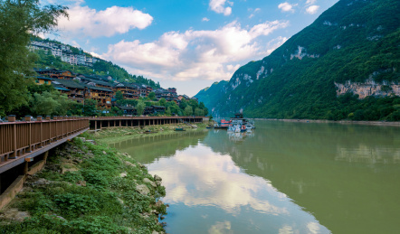 中国重庆酉阳龚滩古镇与乌江画廊