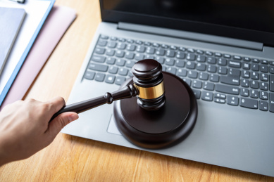 打击网络犯罪概念图    