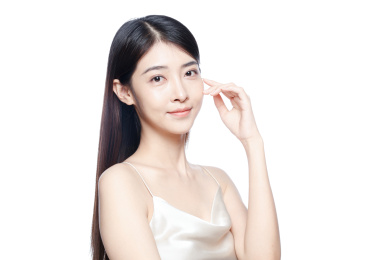 一个年轻漂亮的中国女性半身肖像