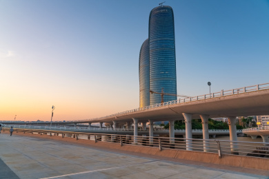 中国福建厦门演武大桥和城市建筑天际线