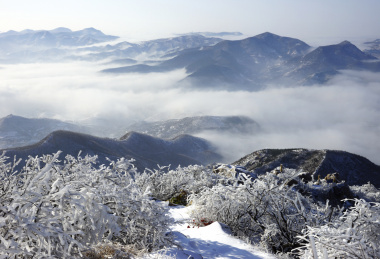 中国河南省禹州市大鸿寨雾凇云海冰雪