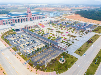 台山高铁站广场 台山