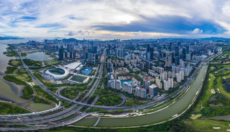 广东深圳南山区深圳湾公园全景