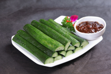 中餐美食-凉菜-荷兰瓜蘸酱