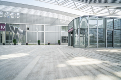 深圳国际会展中心贸易展销会的场景道路