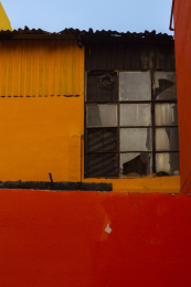 彩虹村里的窗户