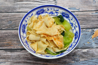 餐饮美食油泼面