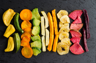 多种干燥脱水的水果蔬菜零食