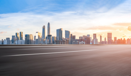 深圳福田CBD城市建筑和空白无人的公路