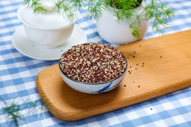 有机营养的三色藜麦谷