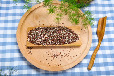 有机营养的三色藜麦谷