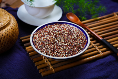 有机营养的三色藜麦谷