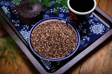 有机营养的三色藜麦谷