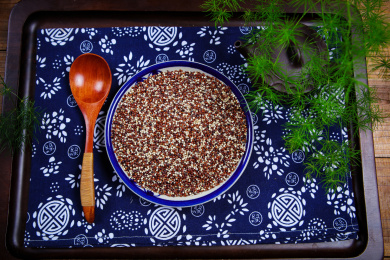 有机营养的三色藜麦谷