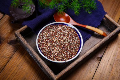 有机营养的三色藜麦谷