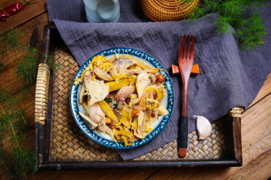 美味的客家手撕盐焗鸡