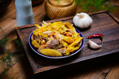 美味的客家手撕盐焗鸡