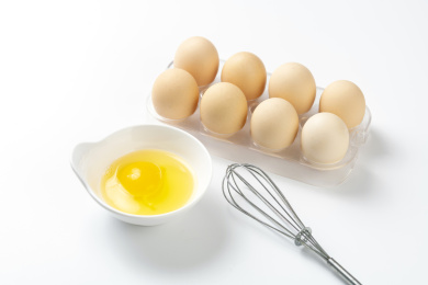 鸡蛋白色背景