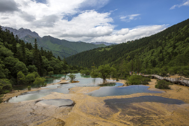 四川黄龙风景名胜区的彩池
