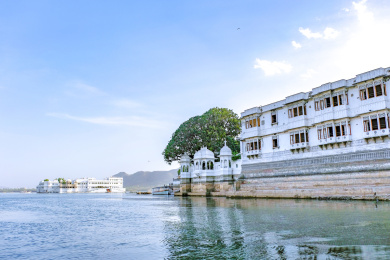 印度白色之城乌代布尔湖之宫
