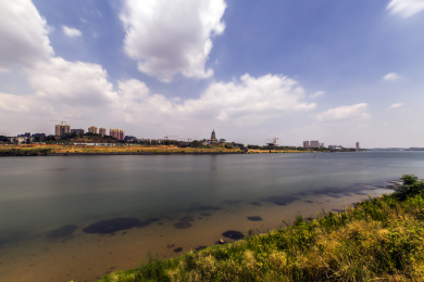 湖南衡阳来雁塔河岸风光