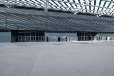 广东省深圳国际会展中心贸易展销会的路面