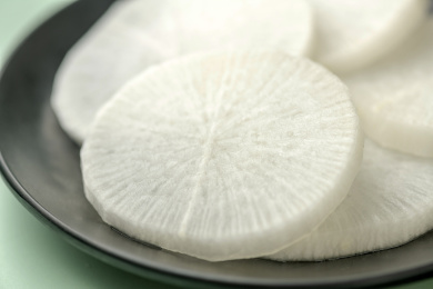 白萝卜绿色背景