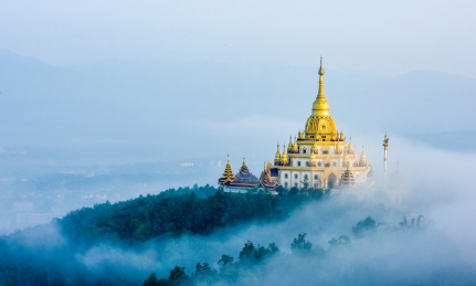 中国德宏芒市勐焕大金塔