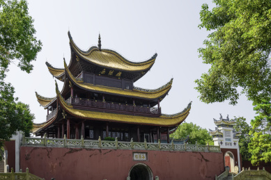 中国湖南洞庭湖畔的岳阳楼