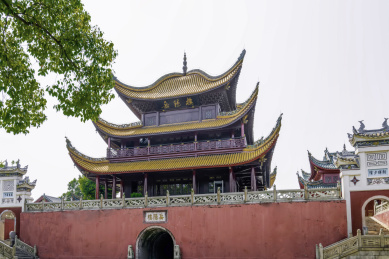 中国湖南洞庭湖畔的岳阳楼