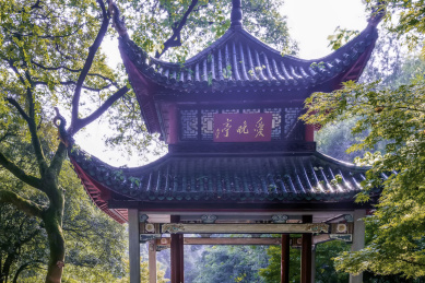 中国湖南长沙岳麓山爱晚亭秋景