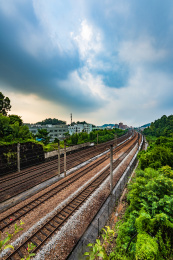 广东深圳平湖的一处铁轨