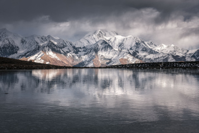 中国四川甘孜康定冷嘎措的风光